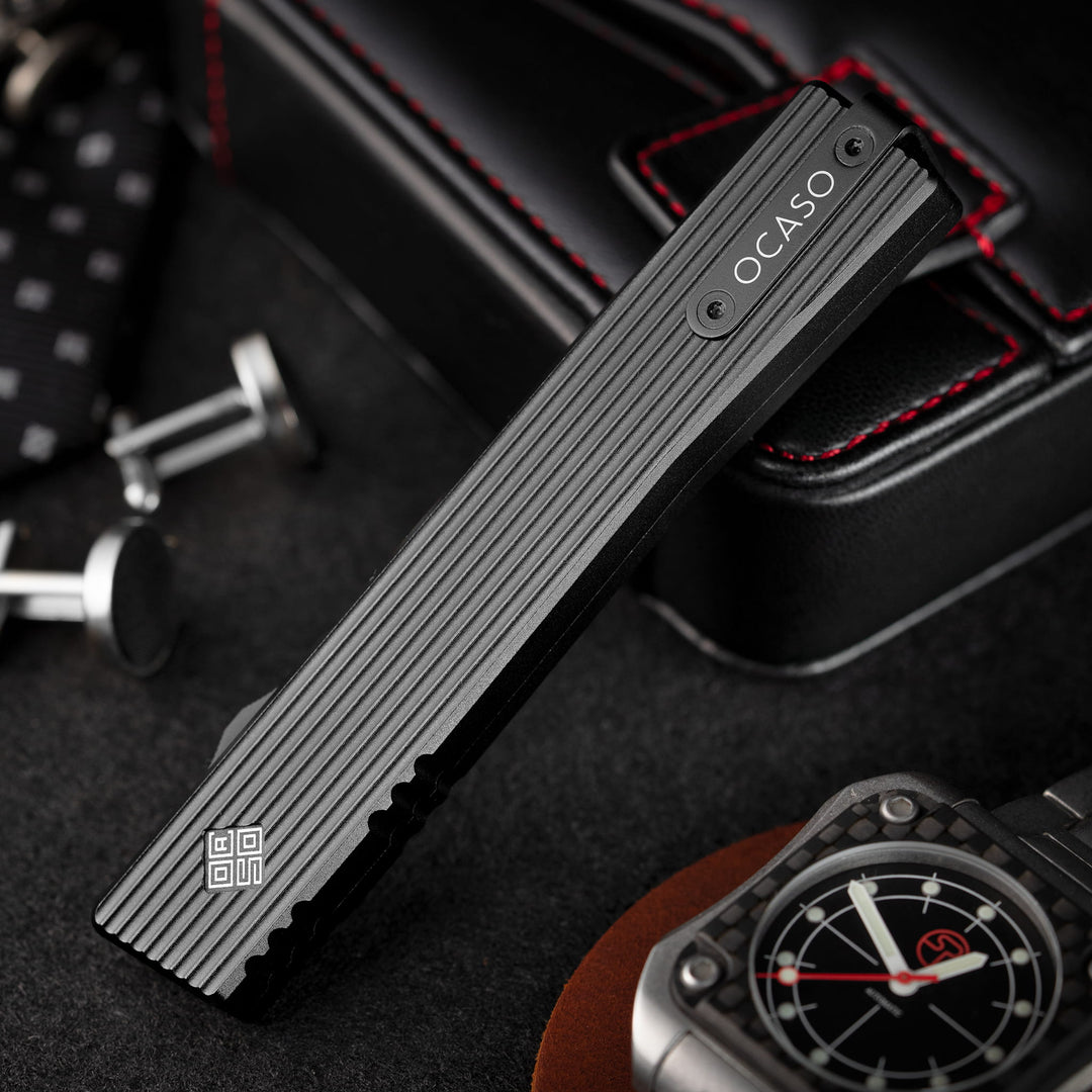 Lucent Automatic OTF Straight blade, Pinstripe handle, Black – closed