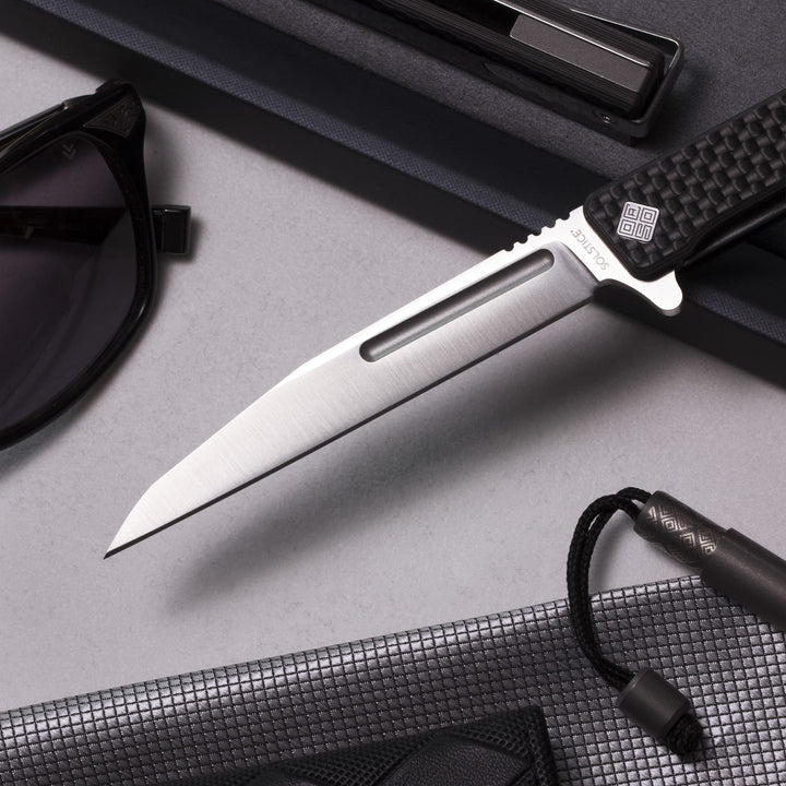 Solstice Executive knife Carbon Fiber + Satin / Wharncliffe