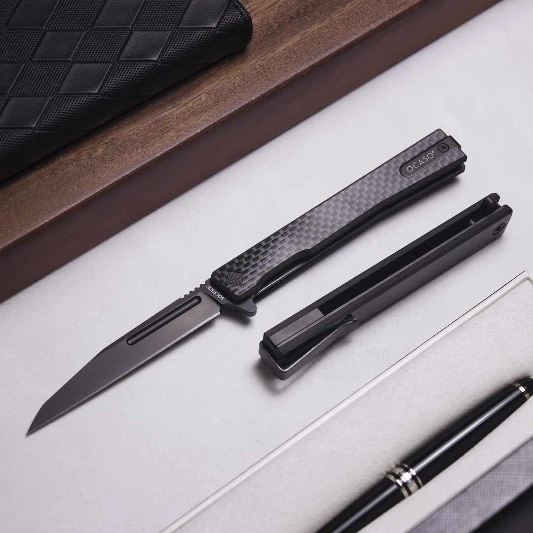 Solstice gentleman’s knife carbon fiber black blade