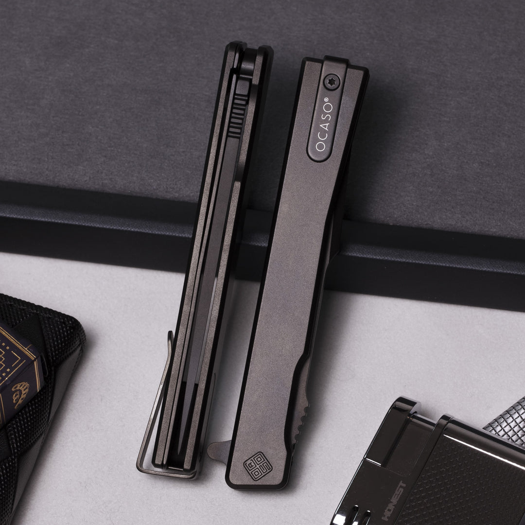 Black Titanium Gentleman's Knife Solstice